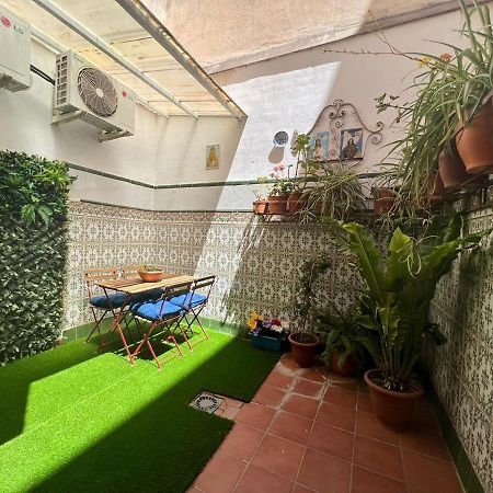Adela & Private Courtyard By Ele Apartments Малага Екстериор снимка