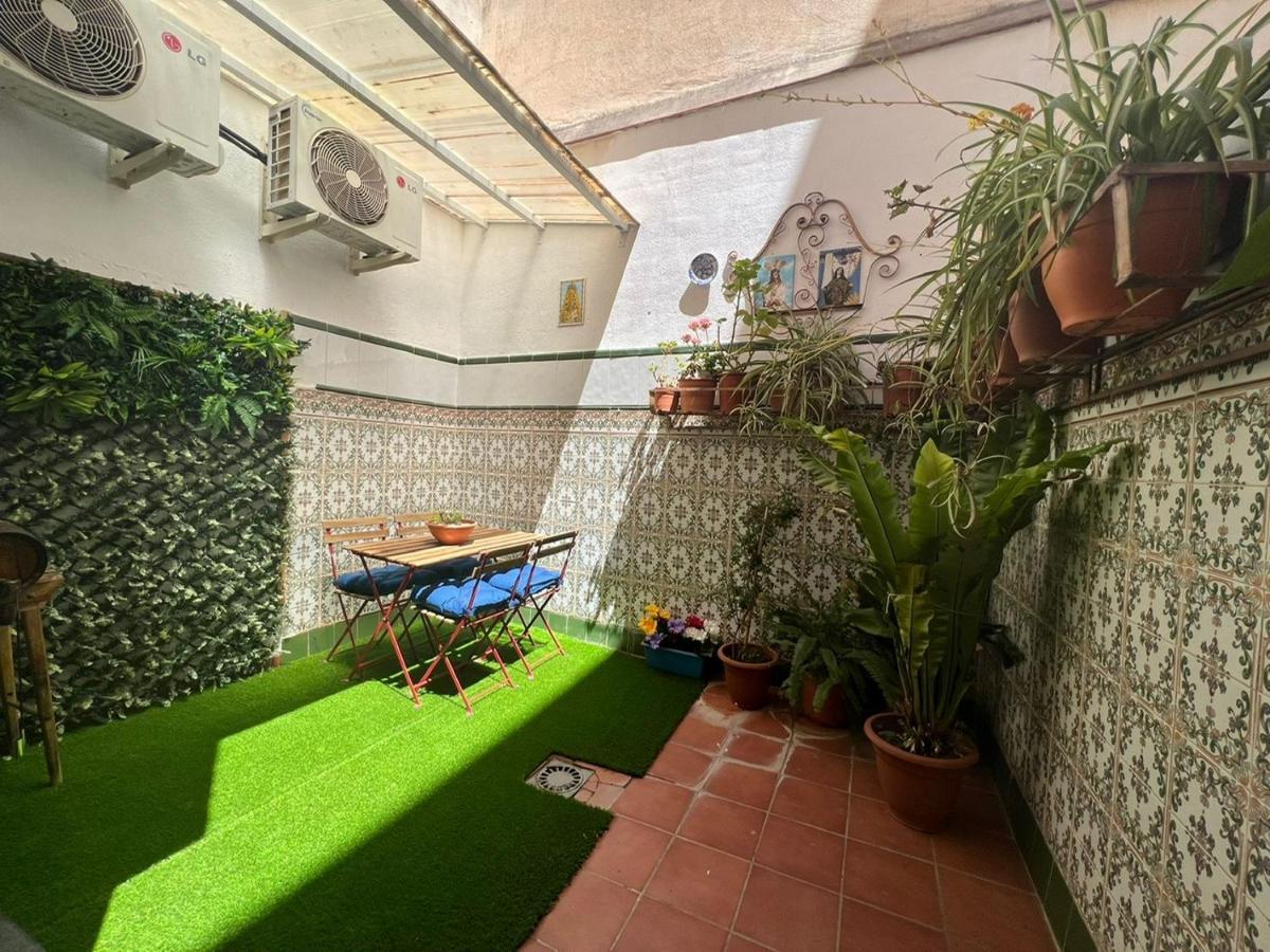 Adela & Private Courtyard By Ele Apartments Малага Екстериор снимка