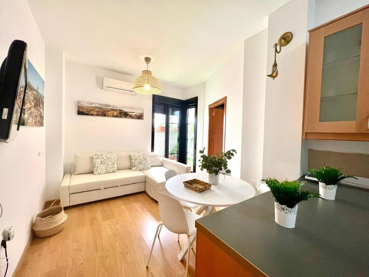 Adela & Private Courtyard By Ele Apartments Малага Екстериор снимка